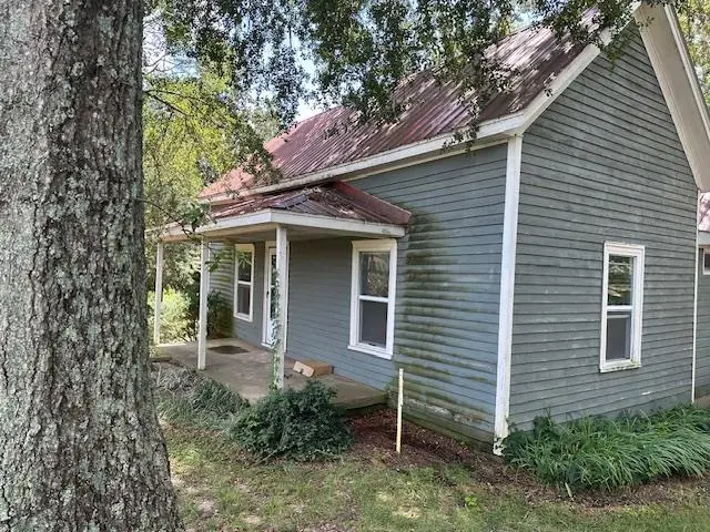213 N HOWARD AVE, Landrum, SC 29356