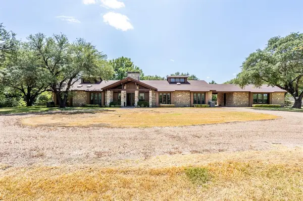 2300 W MAIN Street, Lancaster, TX 75146