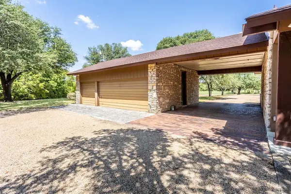 2300 W MAIN Street, Lancaster, TX 75146