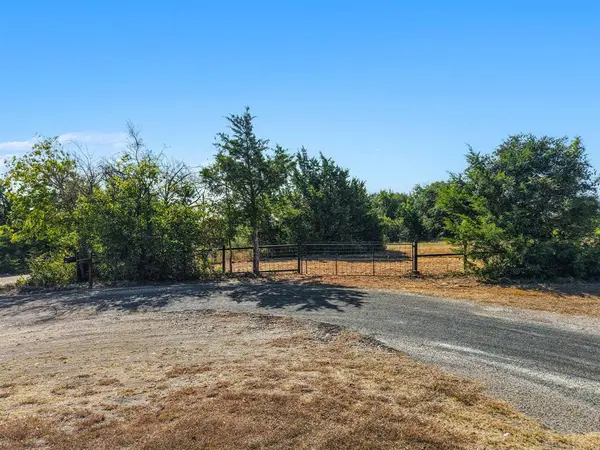 470 Oak Mott Road, Eddy, TX 76524