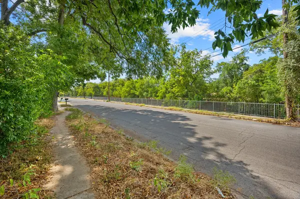 4910 Sara DR, Austin, TX 78721