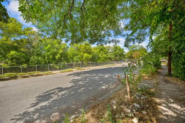 4908 Sara DR, Austin, TX 78721