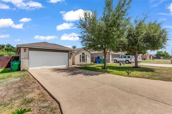 3004 Don Hill LN, Taylor, TX 76574
