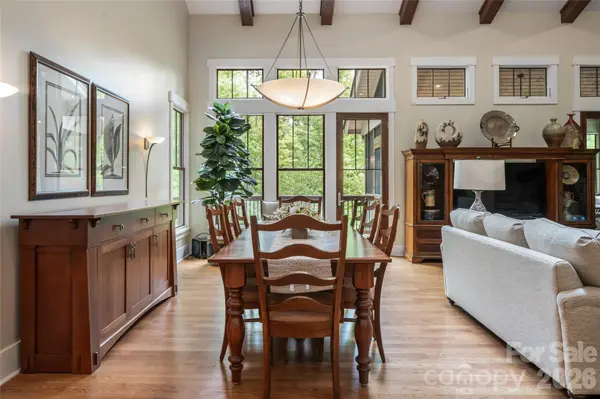 20 Higdon LN, Fairview, NC 28730