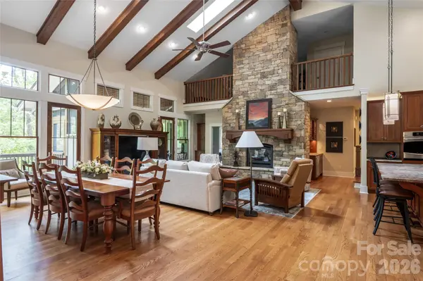 20 Higdon LN, Fairview, NC 28730