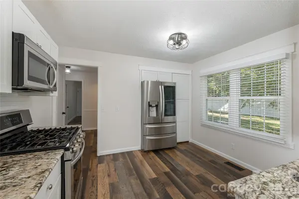 1376 Glenheath DR, Hendersonville, NC 28791