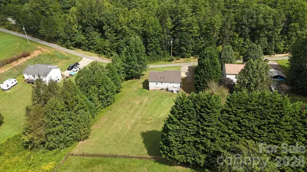 2827 Hollybrook LN, Morganton, NC 28655