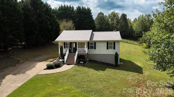 2827 Hollybrook LN, Morganton, NC 28655