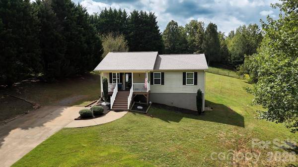 2827 Hollybrook LN, Morganton, NC 28655