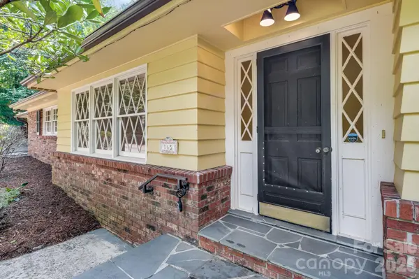 165 Cherokee RD, Asheville, NC 28804