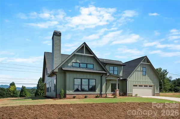 11 Sky DR S #2, Asheville, NC 28804