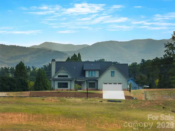 11 Sky DR S #2, Asheville, NC 28804