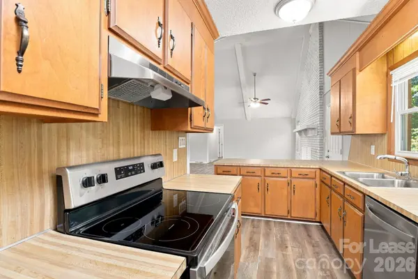 6205 Ferncliff DR NW, Concord, NC 28027