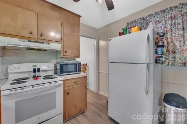 5301 Dellinger CIR, Cherryville, NC 28021