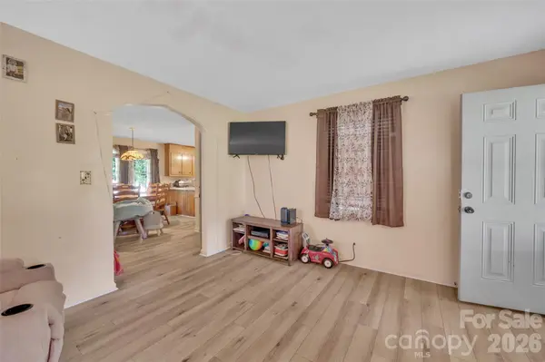 5301 Dellinger CIR, Cherryville, NC 28021