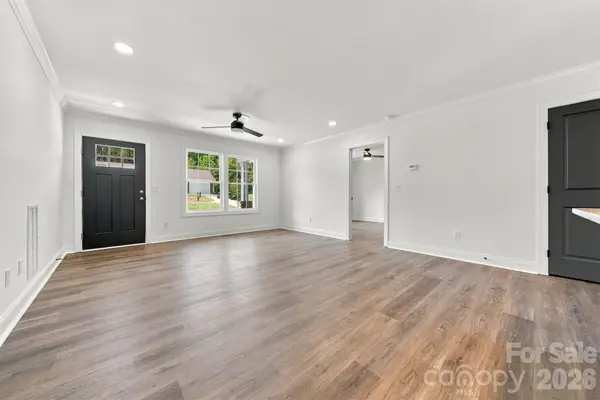 5110 Hanging Rock CT, Hickory, NC 28601