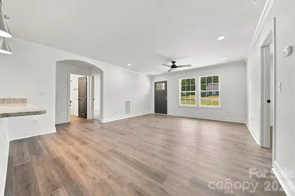 5110 Hanging Rock CT, Hickory, NC 28601