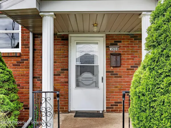 3900 Winfield AVE, Moosic, PA 18507