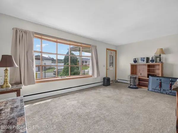 3900 Winfield AVE, Moosic, PA 18507