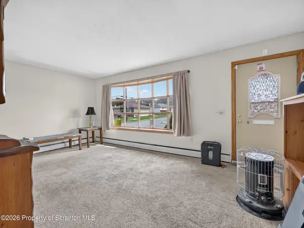 3900 Winfield AVE, Moosic, PA 18507