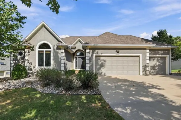 29451 Club Creek DR, Louisburg, KS 66053