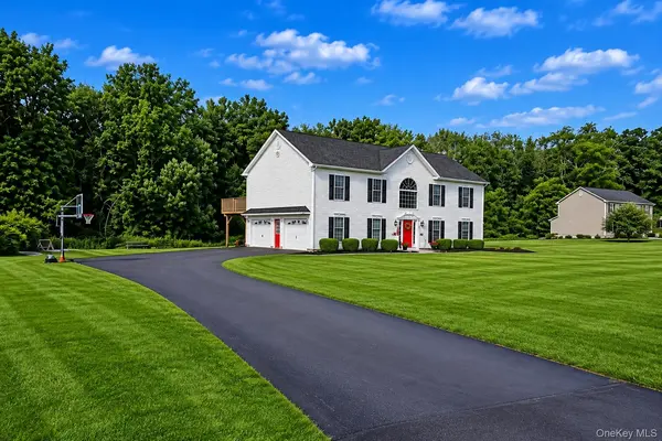 71 Dellwood CT, Westtown, NY 10998