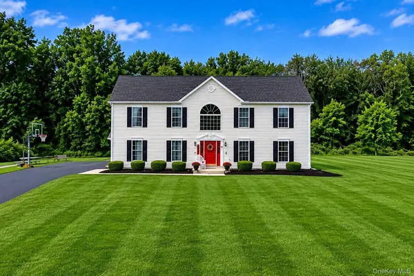 71 Dellwood CT, Westtown, NY 10998