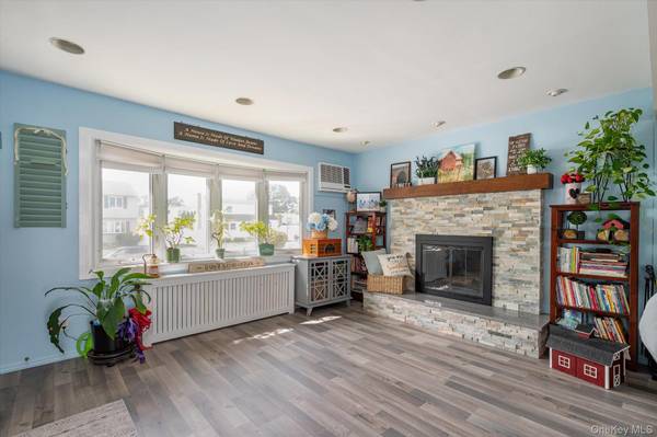 3117 Ward LN, Wantagh, NY 11793