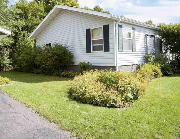 12 Olea Ave, Duluth, MN 55810