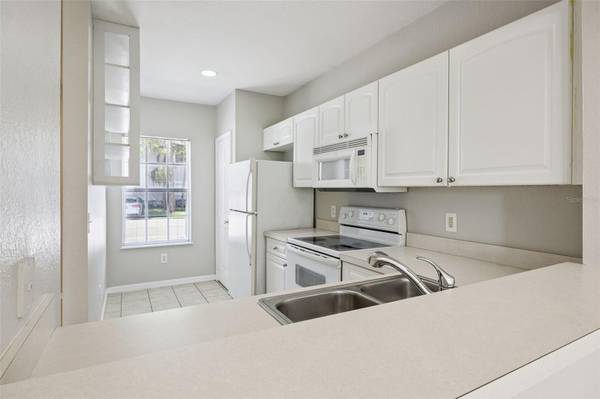 4175 PLANTATION COVE DR, Orlando, FL 32810