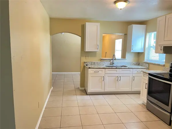 300 CAMPUS VIEW DR, Orlando, FL 32810