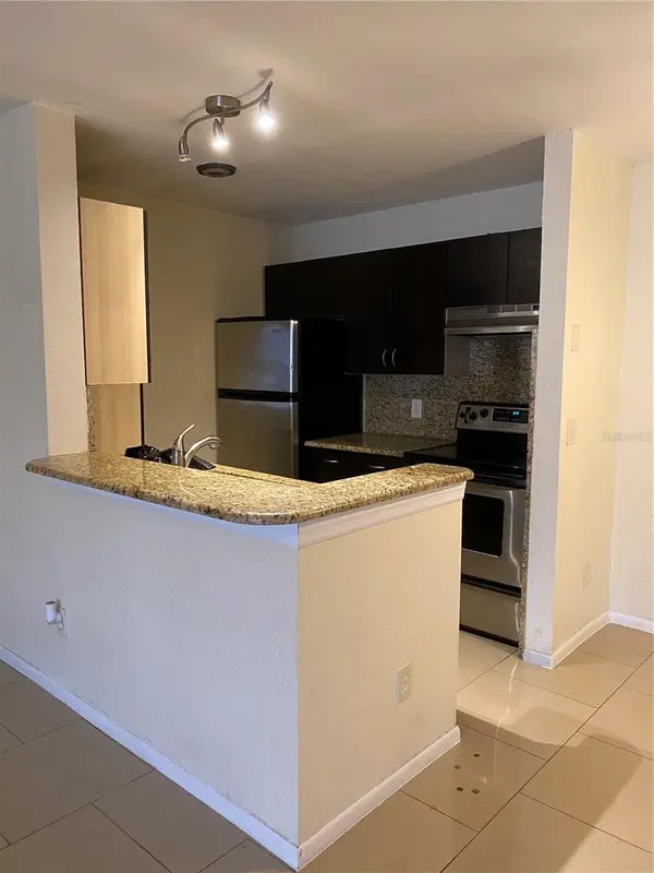 5124 CONROY RD #18, Orlando, FL 32811
