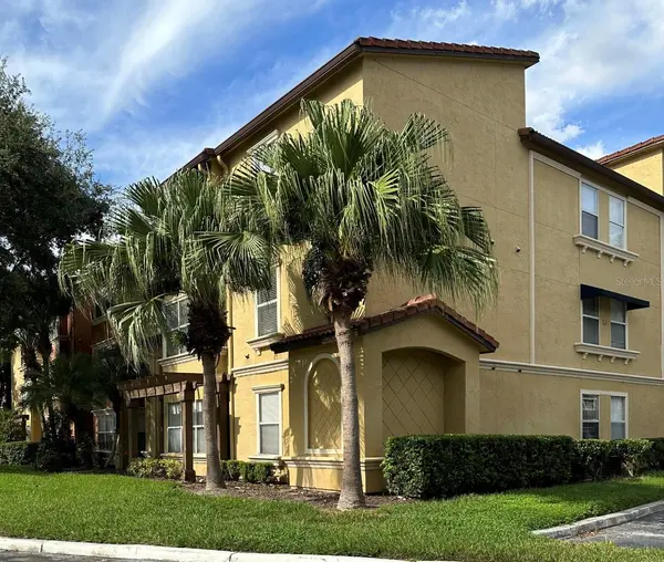 5124 CONROY RD #18, Orlando, FL 32811
