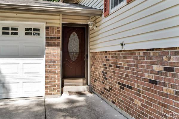 12177 Rain Hollow CT, Maryland Heights, MO 63043