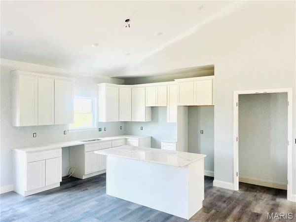 2795 N Crest DR, Washington, MO 63090
