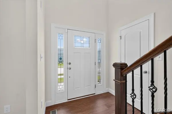 823 Silver Buck LN, Chesterfield, MO 63005