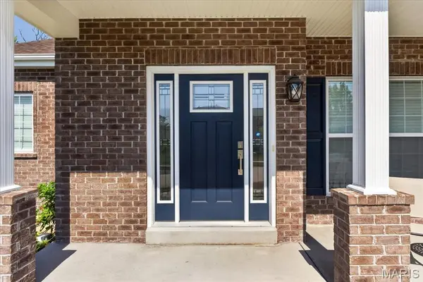 823 Silver Buck LN, Chesterfield, MO 63005