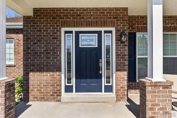 823 Silver Buck LN, Chesterfield, MO 63005