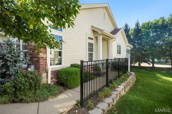 14762 Thornbird Manor Pkwy, Chesterfield, MO 63017