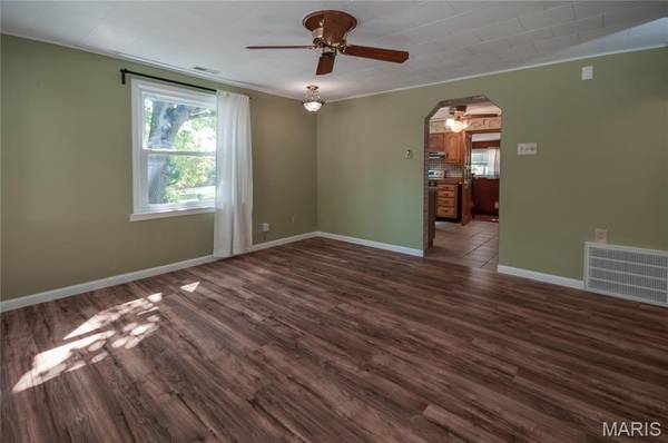 9500 Theodosia AVE, Overland, MO 63114
