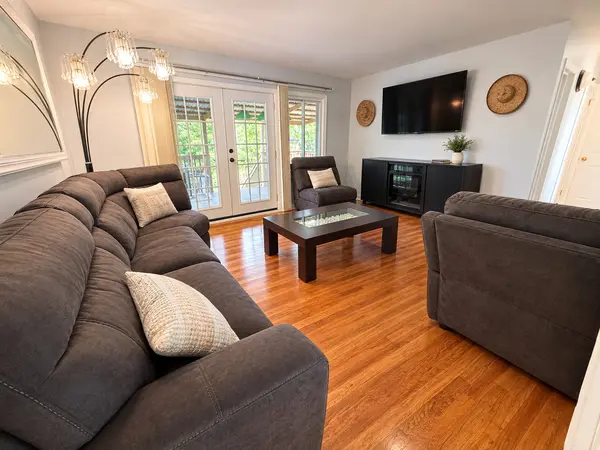 753 Macarthur DR, Buffalo Grove, IL 60089