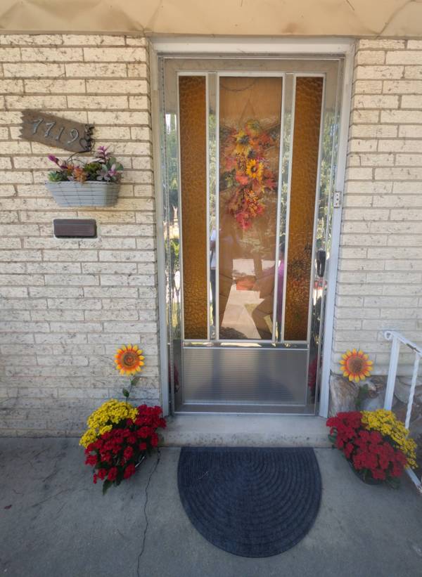 7719 W Jarvis AVE, Chicago, IL 60631