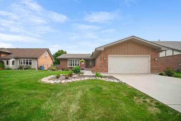1105 N Itasca RD, Addison, IL 60101