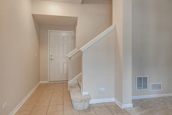 726 Summit LN, Vernon Hills, IL 60061