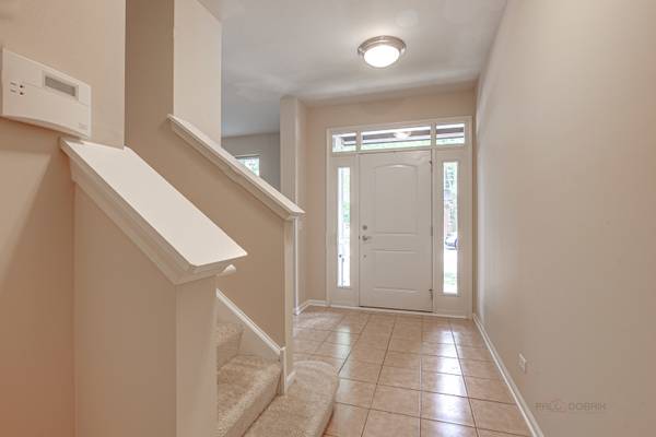726 Summit LN, Vernon Hills, IL 60061
