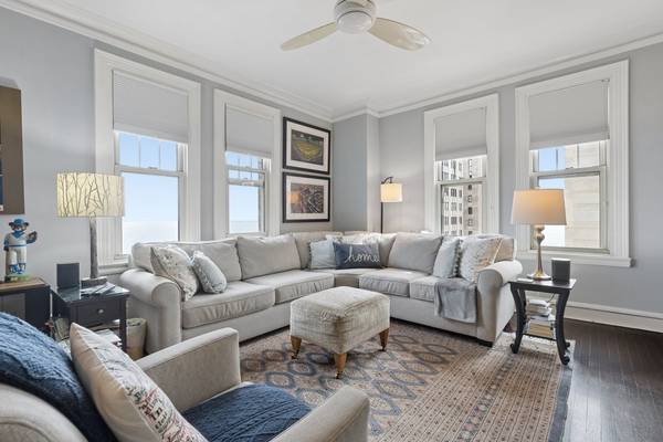 5000 S East End AVE #15C, Chicago, IL 60615