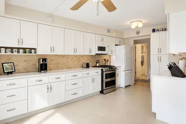 355 W Miner ST #1A, Arlington Heights, IL 60005