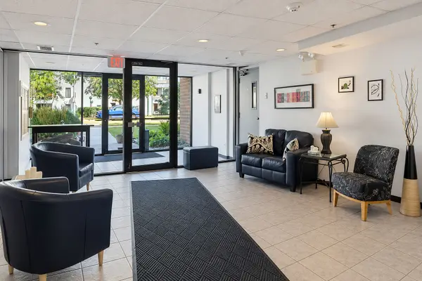 355 W Miner ST #1A, Arlington Heights, IL 60005