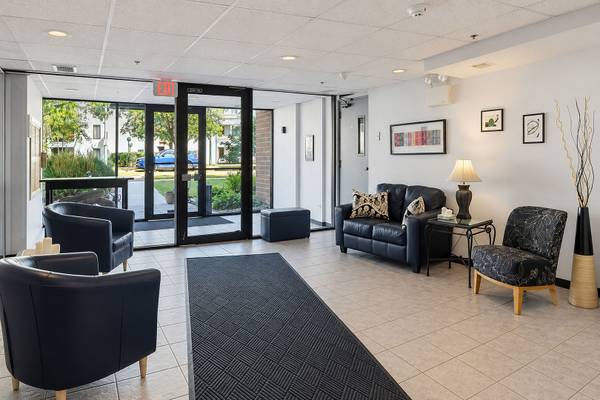 355 W Miner ST #1A, Arlington Heights, IL 60005