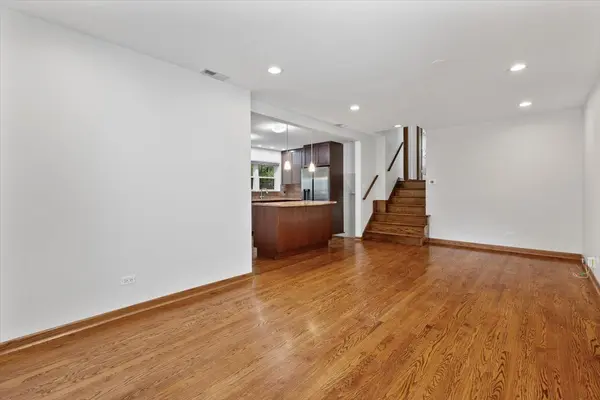 5768 N Lacey AVE, Chicago, IL 60646